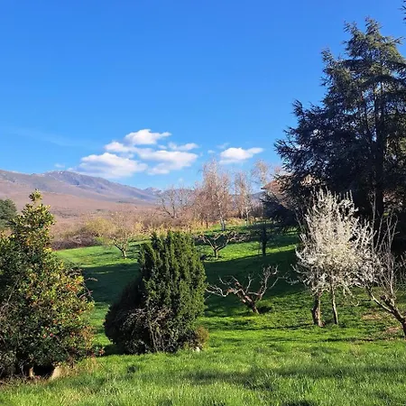 Magnifico Y Gran Jardin Frente A La Sierra.