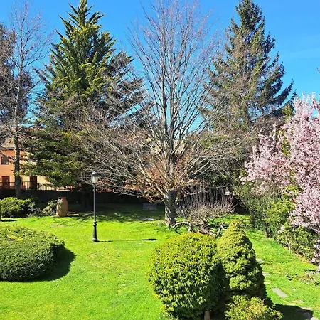 Magnifico Y Gran Jardin Frente A La Sierra.